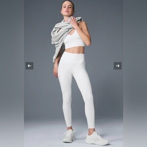 BRAND NEW WITH TAGS - ALO 7/8 High-Waist Airbrush Legging, White, M